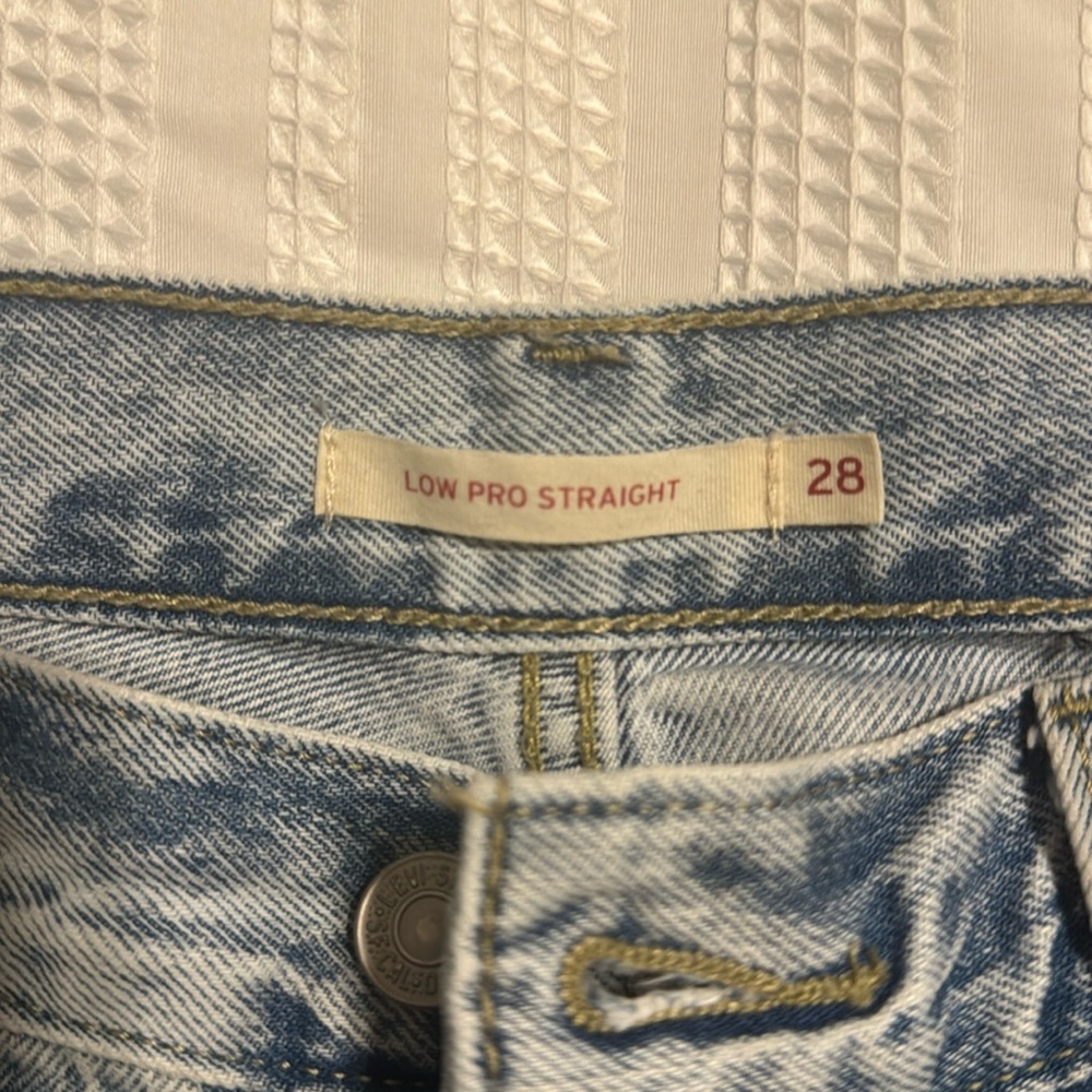 Levi’s low pro straights